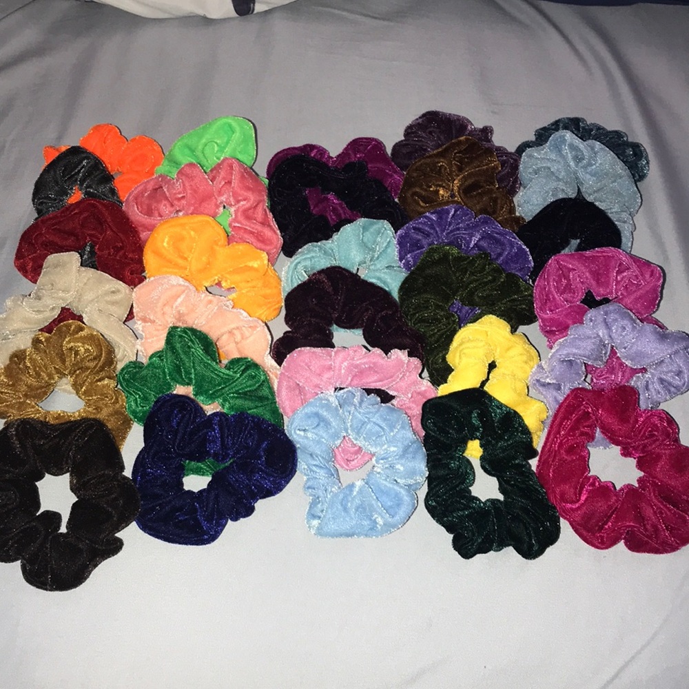 40 count. Scrunchies